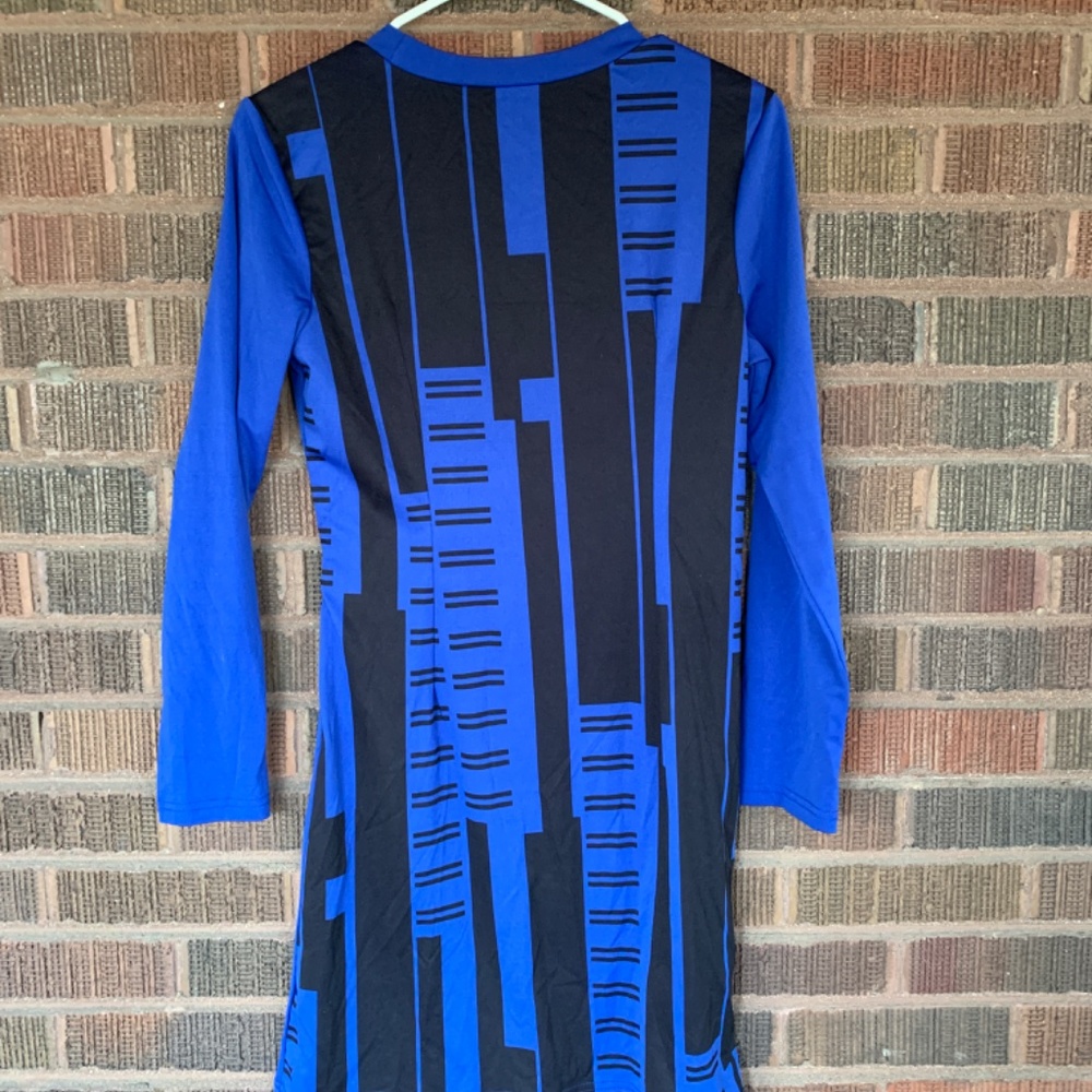 Geometric Style Tops - Picture 3 of 4